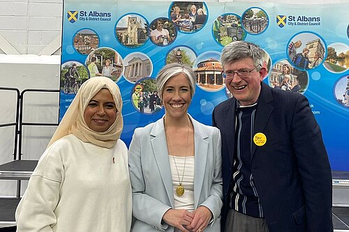 From left to right: Raihaanah Ahmed, Daisy Cooper MP, Simon Mostyn 