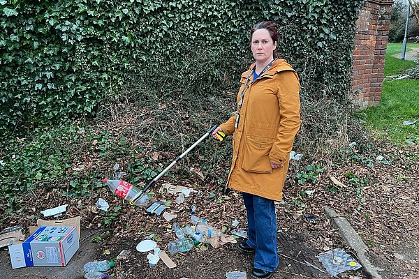 Batchwood Councillor with litter she has collected 